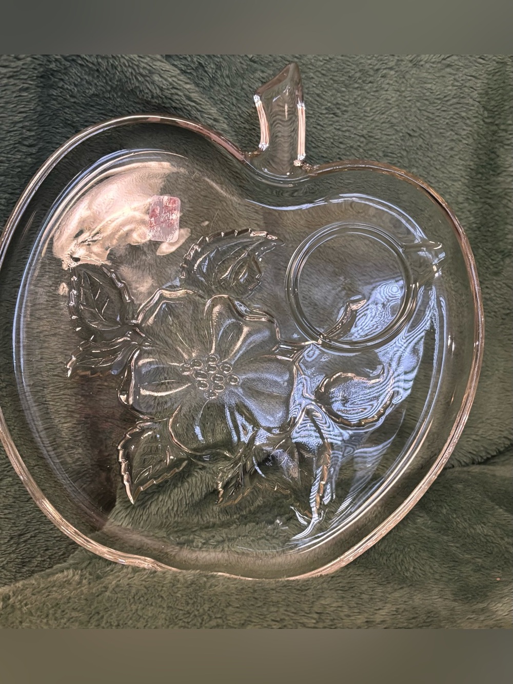 Clear Glass Apple-Shaped Decorative Plate with Floral Relief, set of 4. (G025)